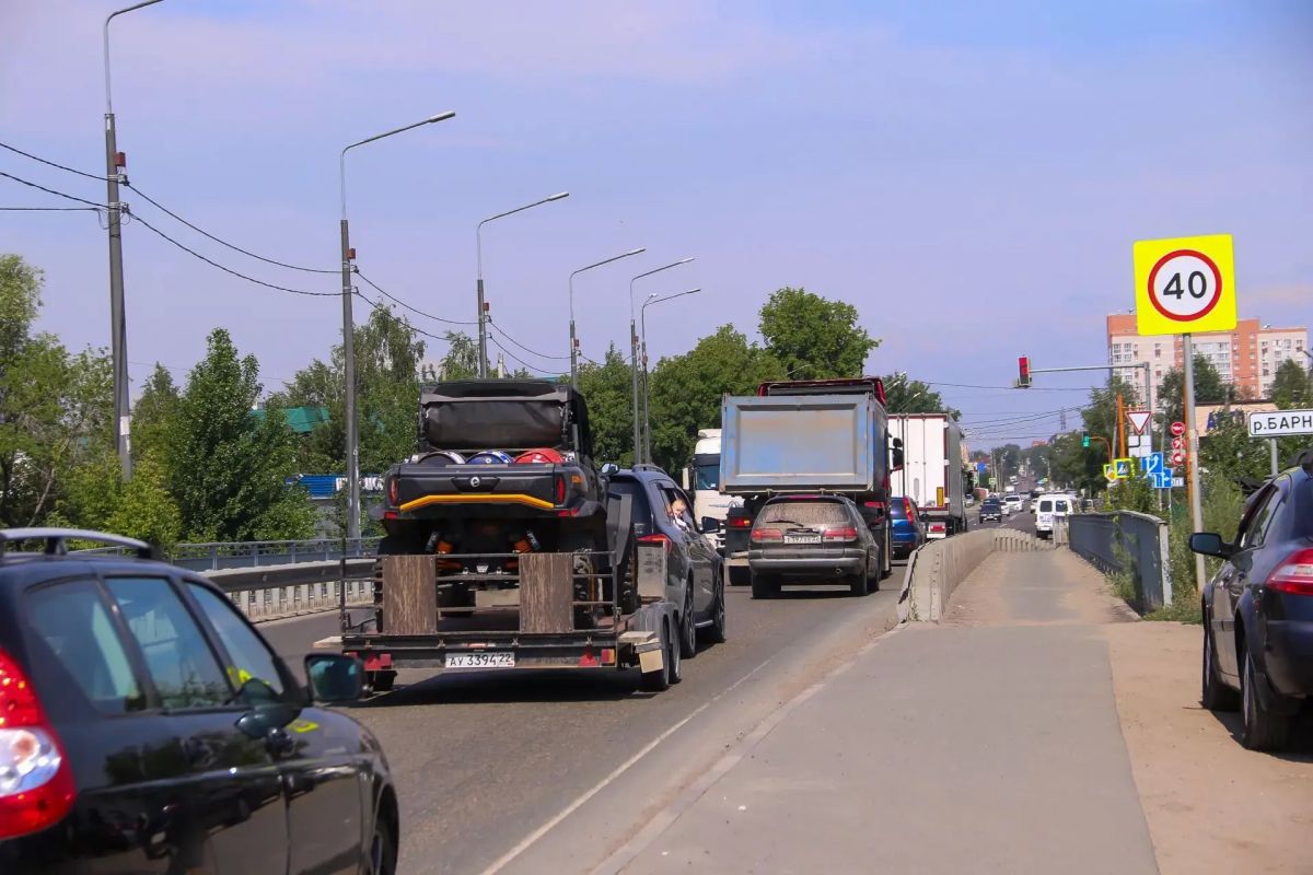 Не успел мост на улице Челюскинцев отметить свое пятилетие, как на нем начали проявляться серьезные дефекты Не успел мост на улице Челюскинцев отметить свое пятилетие, как на нем начали проявляться серьезные дефекты