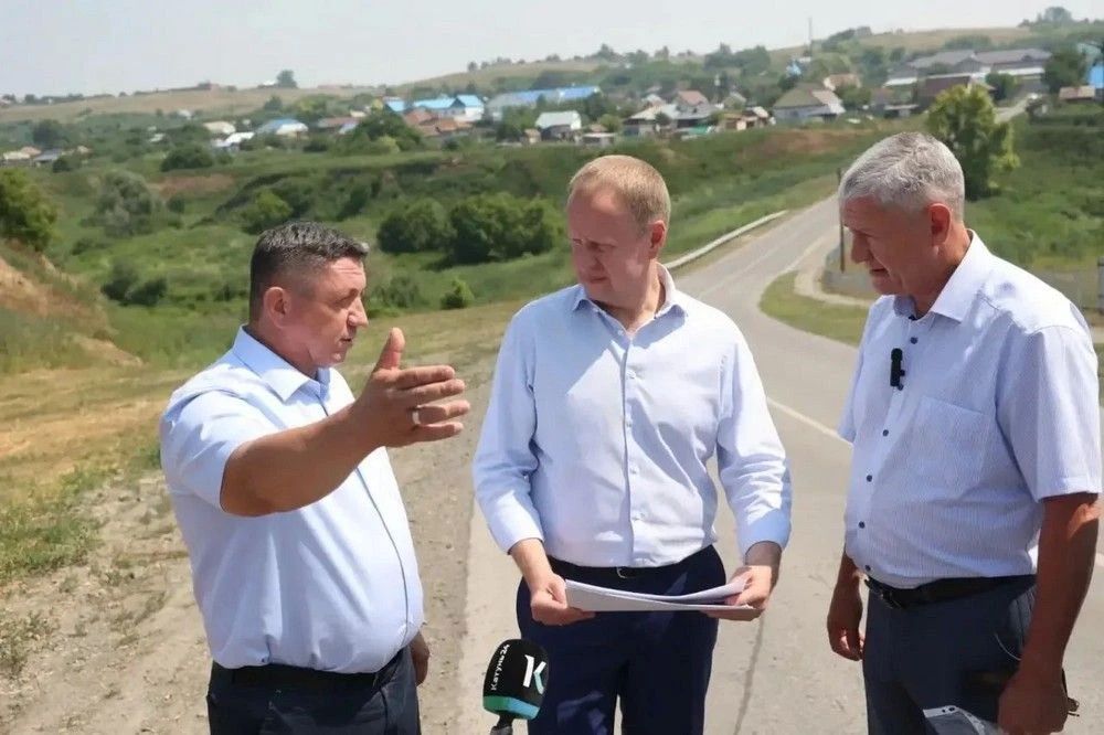 В Шелаболихе завершили восстановление дамбы, разрушенной во время осеннего паводка 2024 года