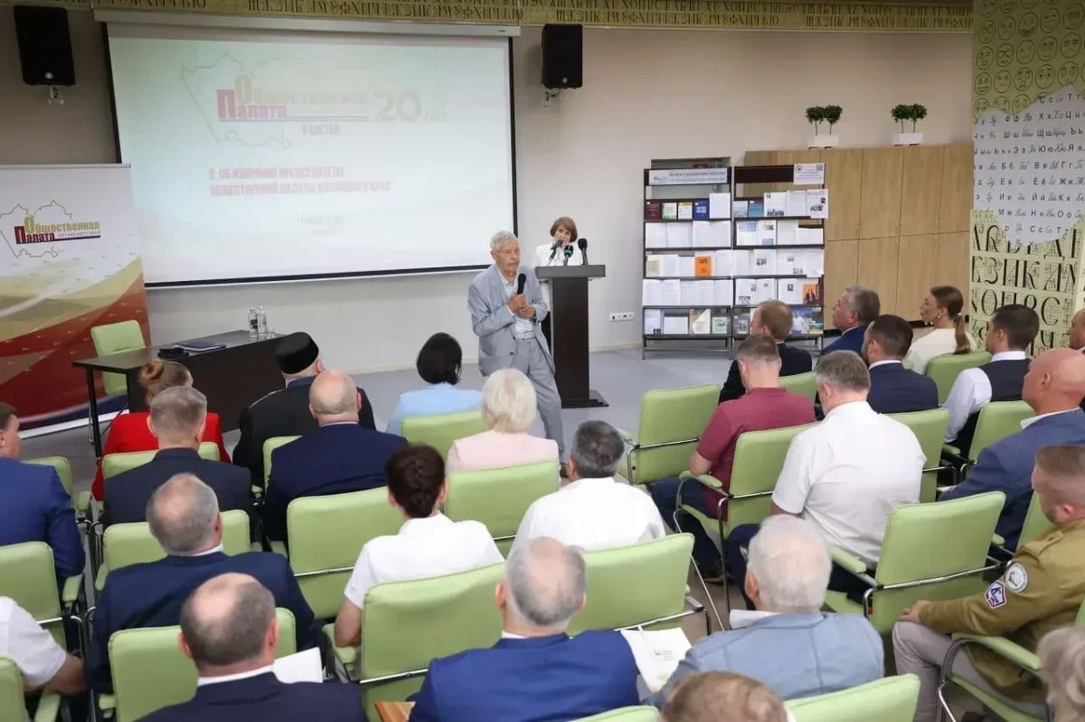 Губернатор Алтайского края Виктор Томенко поприветствовал новый состав Общественной палаты Губернатор Алтайского края Виктор Томенко поприветствовал новый состав Общественной палаты