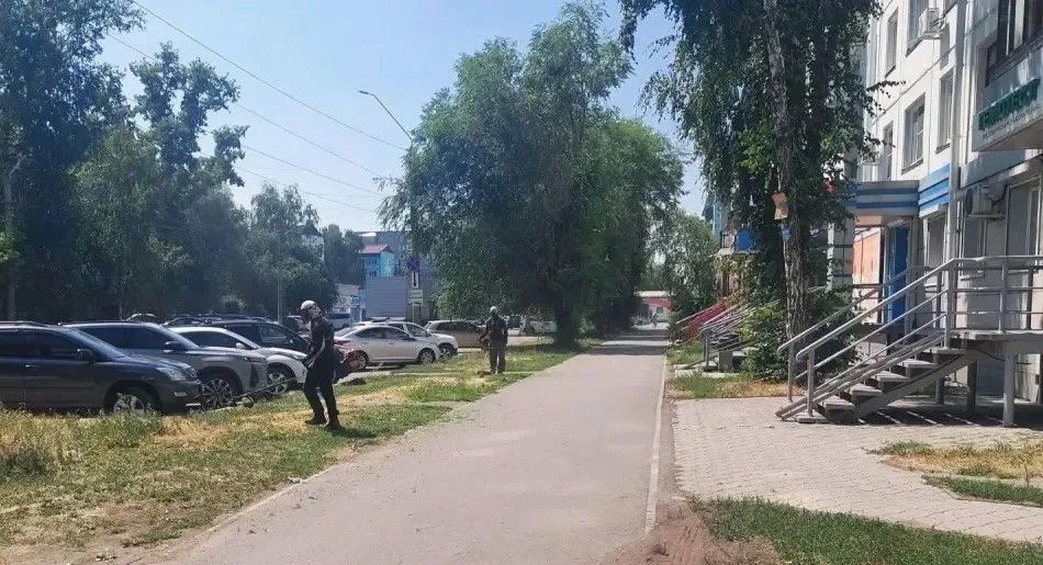 В Бийске коммунальные службы продолжают комплекс летних мероприятий по благоустройству и ремонту территорий В Бийске коммунальные службы продолжают комплекс летних мероприятий по благоустройству и ремонту территорий
