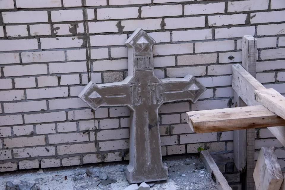 В Барнауле уже 11 лет строят храм Двенадцати апостолов В Барнауле уже 11 лет строят храм Двенадцати апостолов