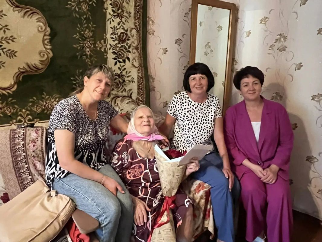 #РубцовскВЛицах. Сегодня, 17 июля, свой 100-летний юбилей отмечает Клавдия Романовна Швыркова - женщина, чья жизнь является примером стойкости и трудолюбия #РубцовскВЛицах. Сегодня, 17 июля, свой 100-летний юбилей отмечает Клавдия Романовна Швыркова - женщина, чья жизнь является примером стойкости и трудолюбия