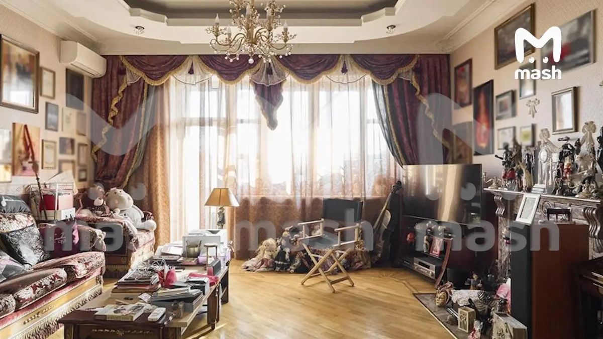Полина Лурье продает элитную квартиру в Хамовниках, за которую почти год судилась с певицей Ларисой Долиной