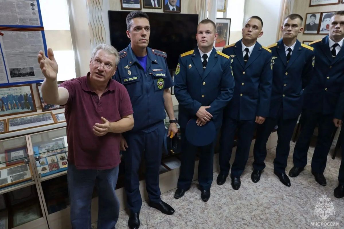 Удачи и успехов в службе на благо людей Удачи и успехов в службе на благо людей