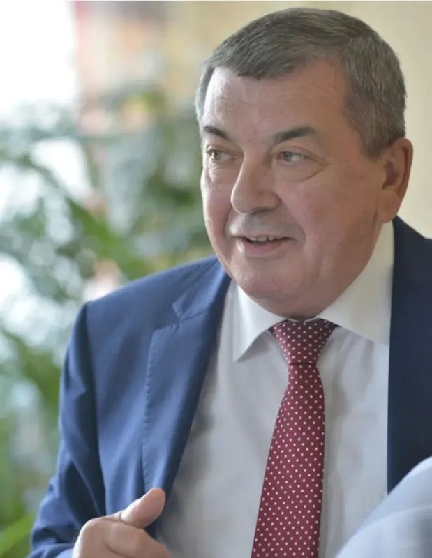 Виктор Томенко: Во все времена учреждения среднего профессионального образования нашего Алтайского края были отличной платформой для старта наших выдающихся земляков, чьи заслуги — гордость всего региона Виктор Томенко: Во все времена учреждения среднего профессионального образования нашего Алтайского края были отличной платформой для старта наших выдающихся земляков, чьи заслуги — гордость всего региона