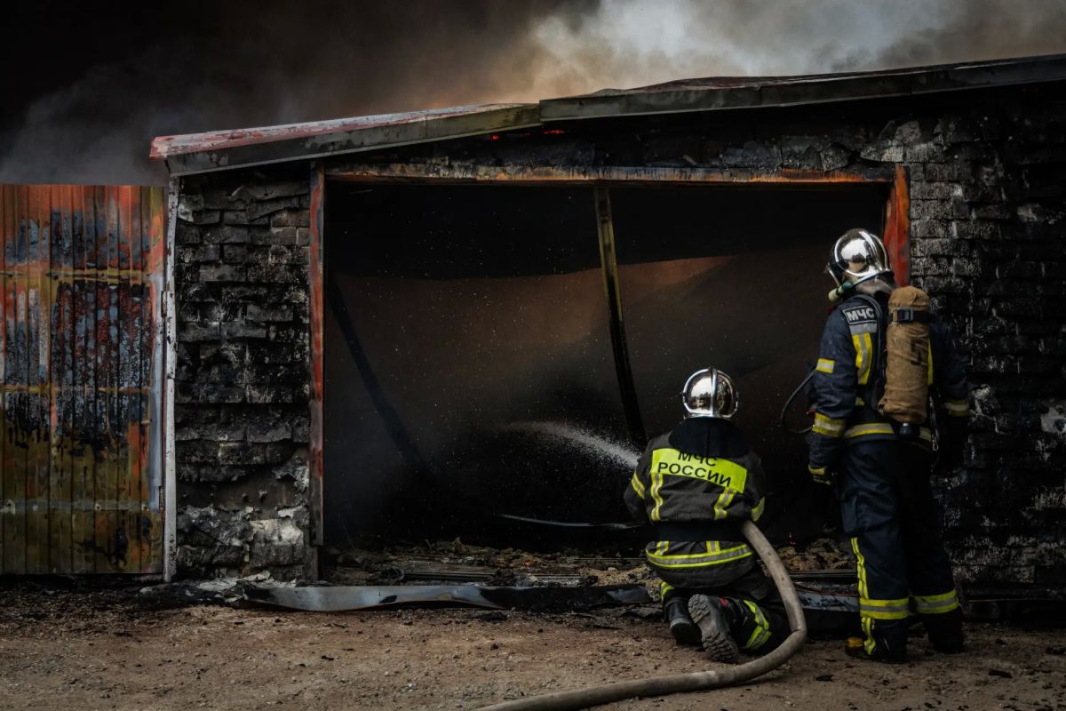 В селе Власиха в Барнауле сгорел жилой дом В селе Власиха в Барнауле сгорел жилой дом