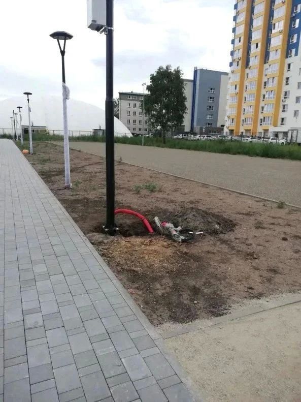 В Барнауле благоустраивают общественную территорию на улице Шумакова В Барнауле благоустраивают общественную территорию на улице Шумакова