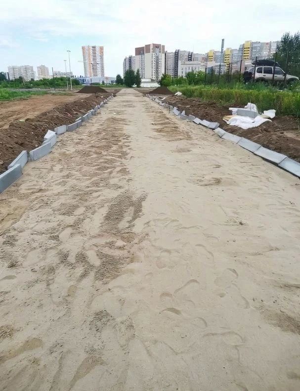 В Барнауле благоустраивают общественную территорию на улице Шумакова