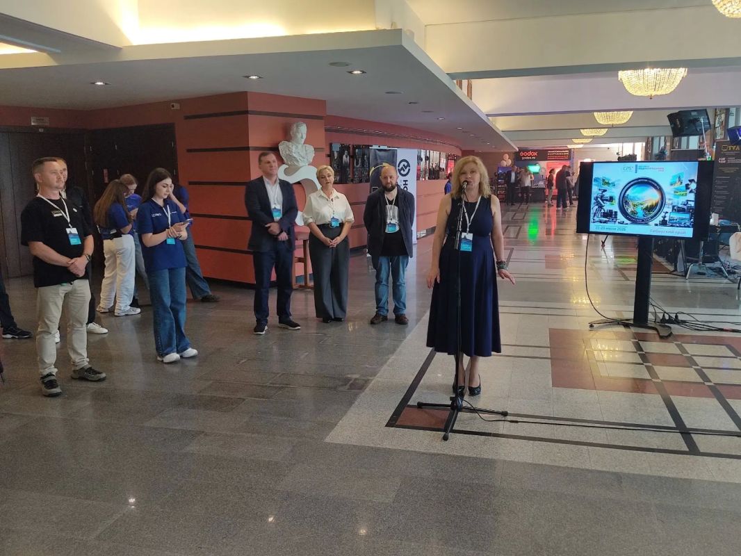Выставка современного кинооборудования открылась в Барнауле Выставка современного кинооборудования открылась в Барнауле