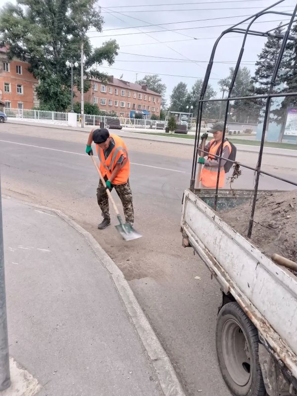 Коммунальные службы Рубцовска продолжают работу по содержанию городских улиц Коммунальные службы Рубцовска продолжают работу по содержанию городских улиц