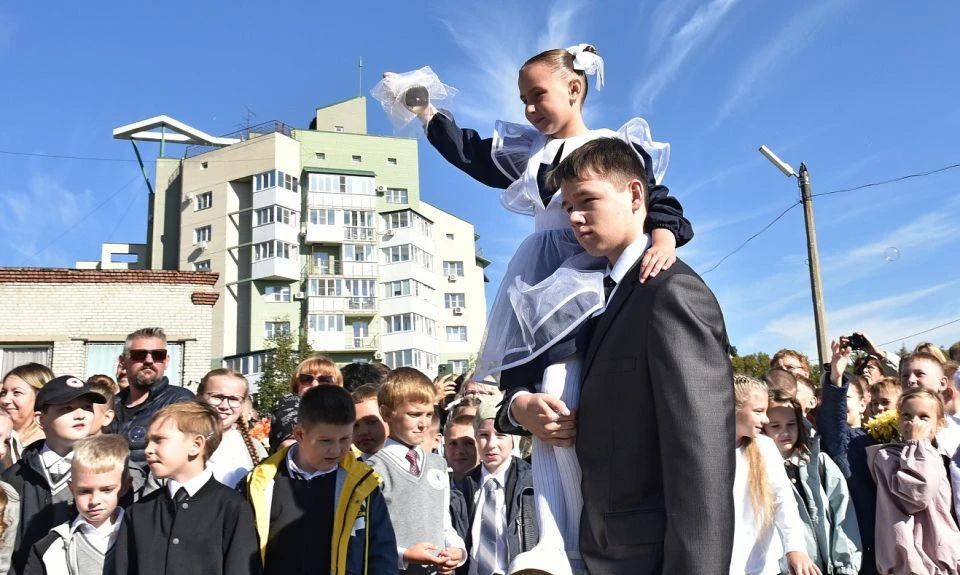 Глава Барнаула побывал на Дне знаний в гимназии №45 Глава Барнаула побывал на Дне знаний в гимназии №45