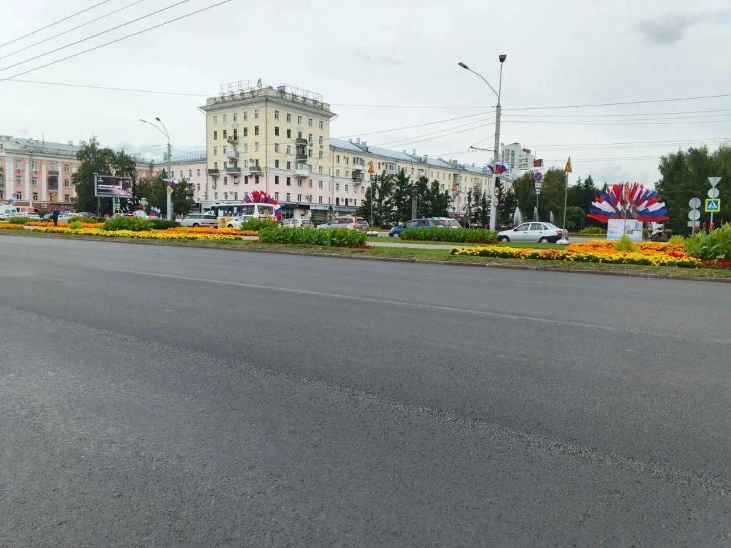 Андрей Курышин проверил ход работ на проспекте Ленина, ремонт которого ведётся в рамках национального проекта «Инфраструктура для жизни» Андрей Курышин проверил ход работ на проспекте Ленина, ремонт которого ведётся в рамках национального проекта «Инфраструктура для жизни»