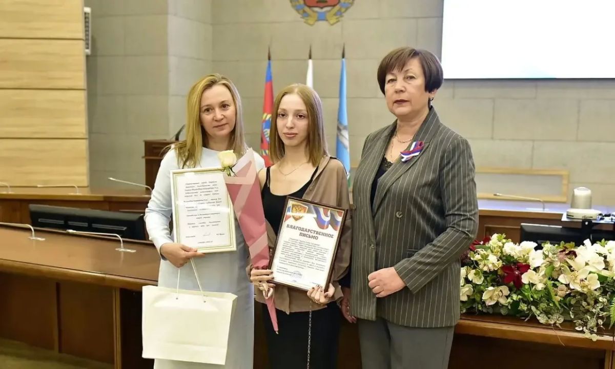 В преддверии Дня города в Барнауле наградили участников СВО и волонтеров В преддверии Дня города в Барнауле наградили участников СВО и волонтеров