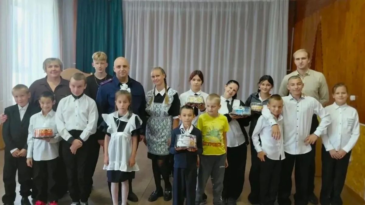 В Алтайском крае следователи СК провели мероприятия, приуроченные к новому учебному году с воспитанниками подшефных детских учреждений В Алтайском крае следователи СК провели мероприятия, приуроченные к новому учебному году с воспитанниками подшефных детских учреждений