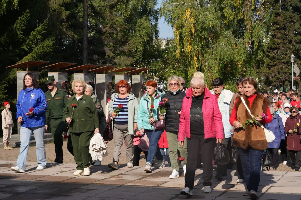 Сегодня на Мемориале воинам-бийчанам состоялось памятное мероприятие, посвященное Дню окончания Второй мировой войны Сегодня на Мемориале воинам-бийчанам состоялось памятное мероприятие, посвященное Дню окончания Второй мировой войны