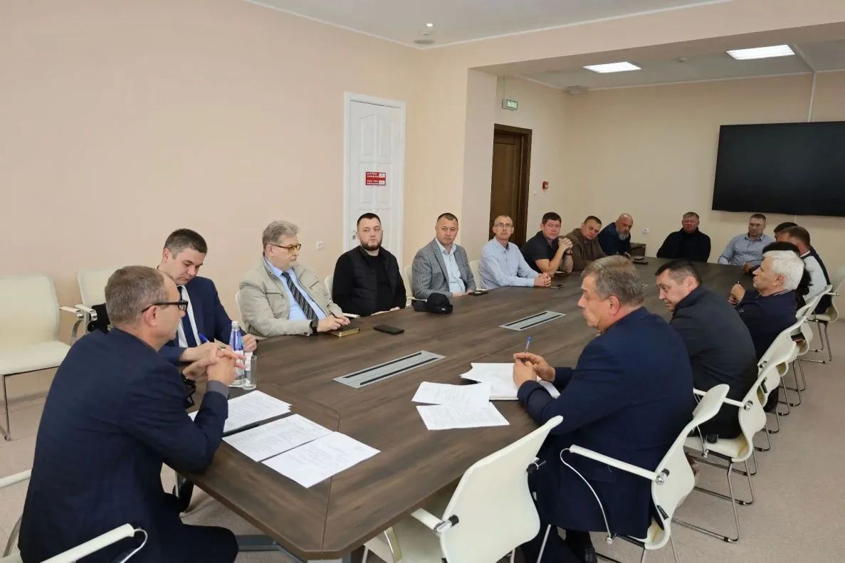 В Барнауле обсудили работу общественного транспорта в День города, а также предоставление льгот школьникам и студентам В Барнауле обсудили работу общественного транспорта в День города, а также предоставление льгот школьникам и студентам