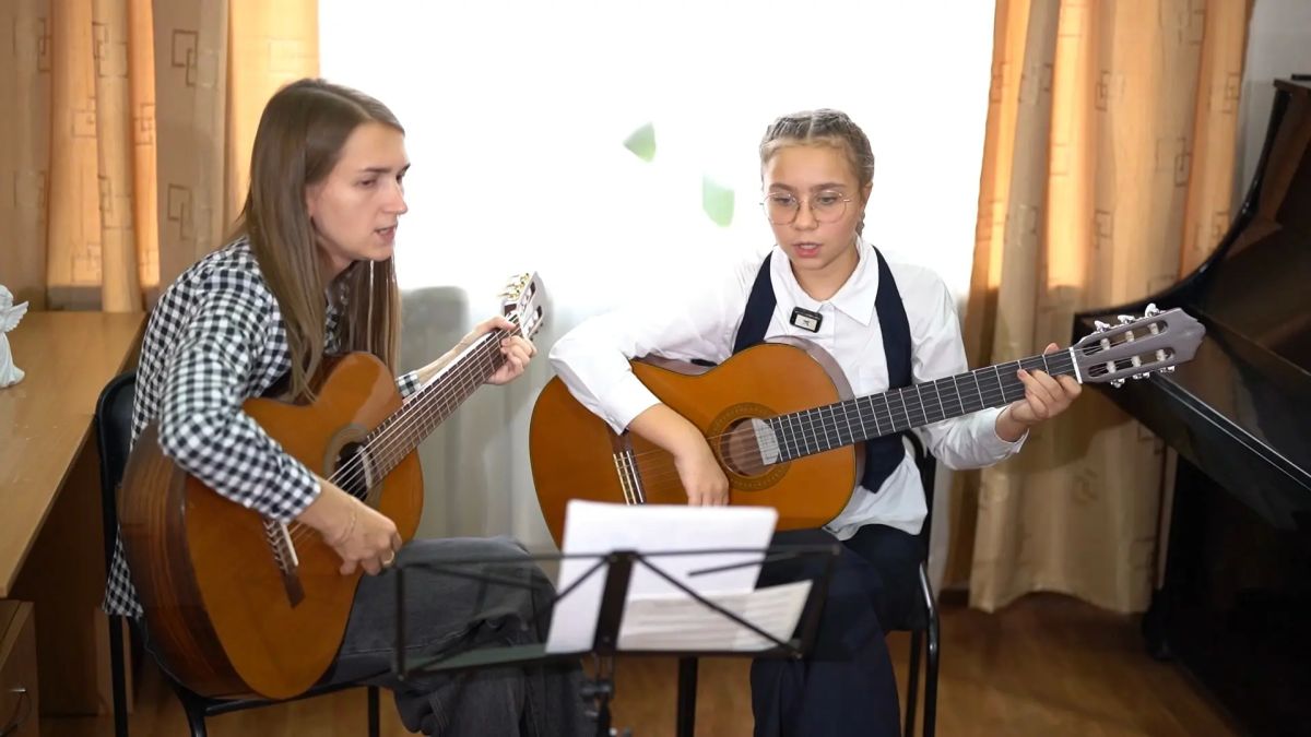 Маргарита Барсукова: 11-летняя школьница из Барнаула, которая успевает всё — от музыки до кино Маргарита Барсукова: 11-летняя школьница из Барнаула, которая успевает всё — от музыки до кино