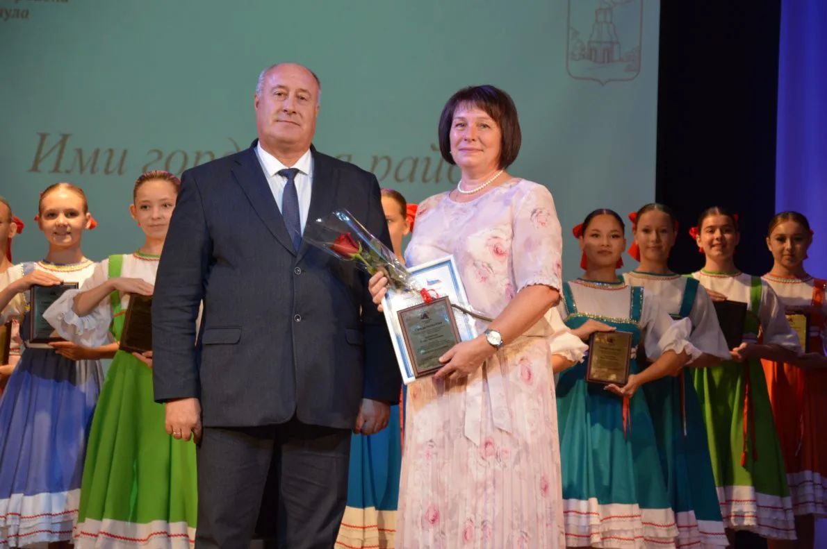 Ирина Акимова приняла участие в торжественной церемонии чествования тружеников Октябрьского района города Барнаула Ирина Акимова приняла участие в торжественной церемонии чествования тружеников Октябрьского района города Барнаула