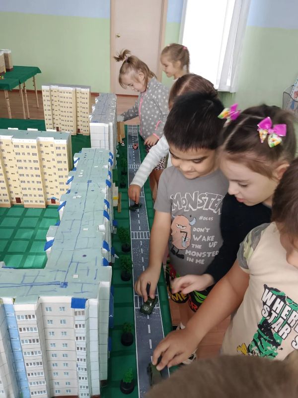 Сотрудники барнаульского детского сада сделали макет краевой столицы Сотрудники барнаульского детского сада сделали макет краевой столицы