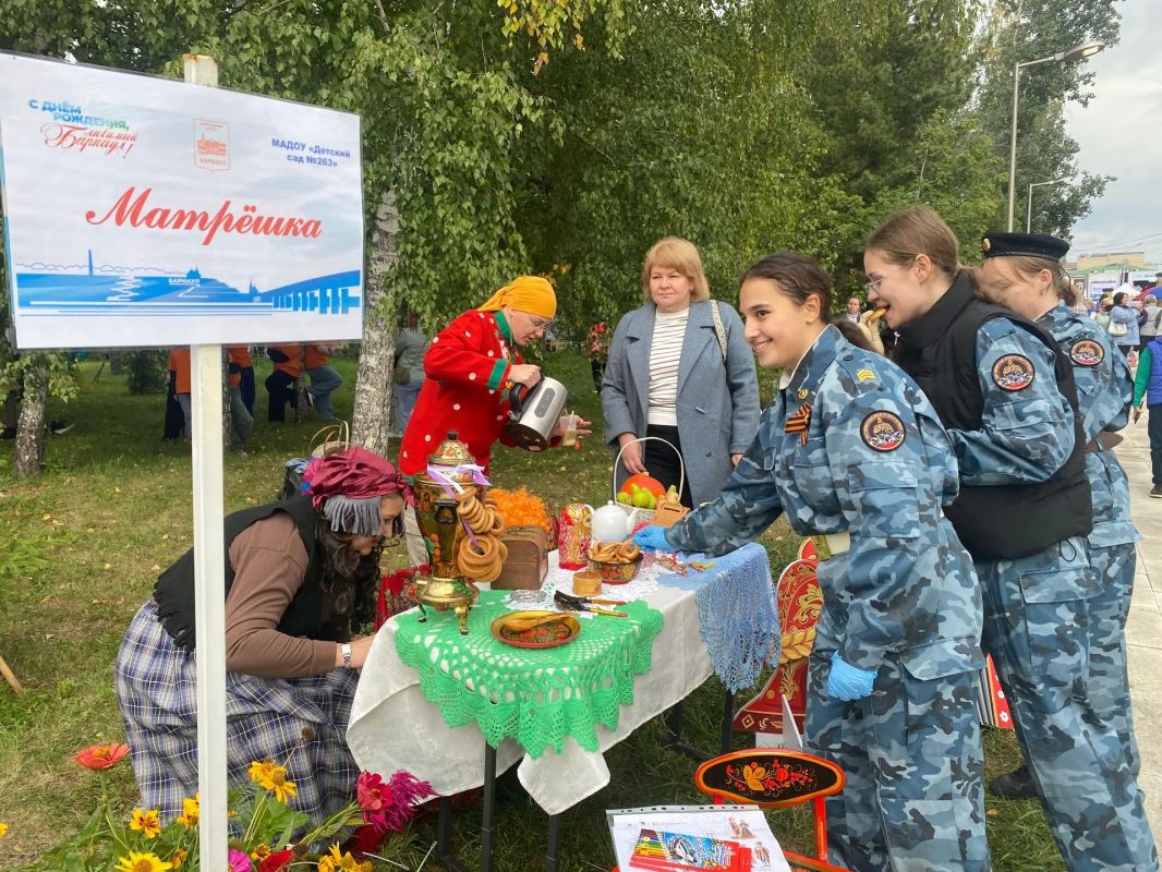 Сердце Барнаула в ритме праздника: Центральный район отмечает 296-летие города масштабными гуляниями Сердце Барнаула в ритме праздника: Центральный район отмечает 296-летие города масштабными гуляниями