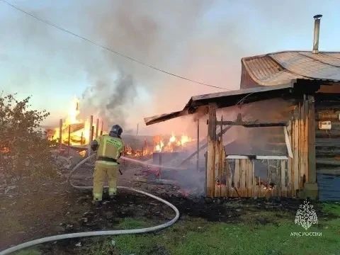 Ночью в Алтайском крае произошли три пожара Ночью в Алтайском крае произошли три пожара