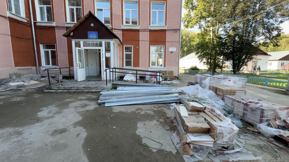 Троицком районе продолжается ремонт поликлиники ЦРБ Троицком районе продолжается ремонт поликлиники ЦРБ