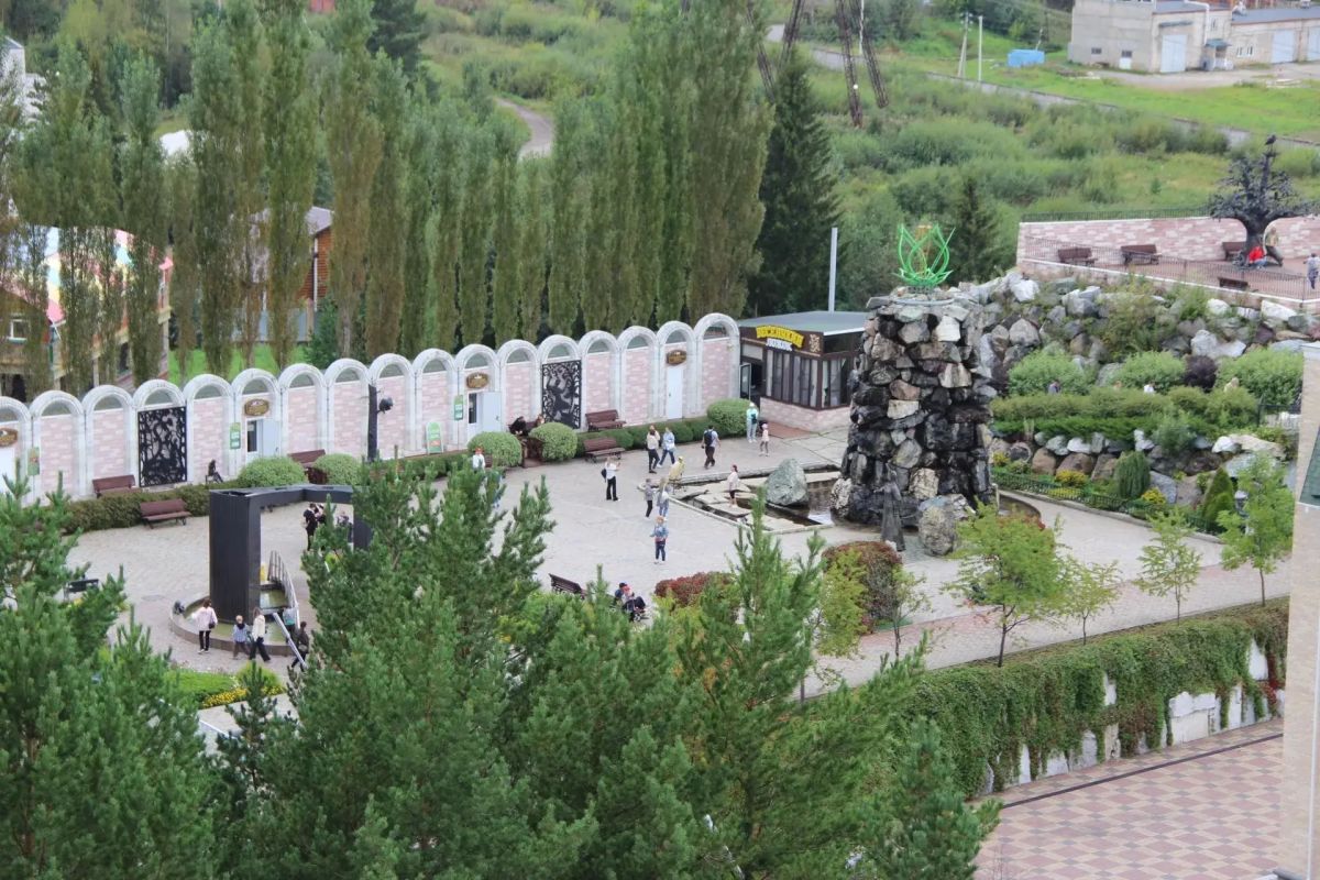 Сегодня предлагаем ненадолго перенестись в город стали, гор и искусства Сегодня предлагаем ненадолго перенестись в город стали, гор и искусства