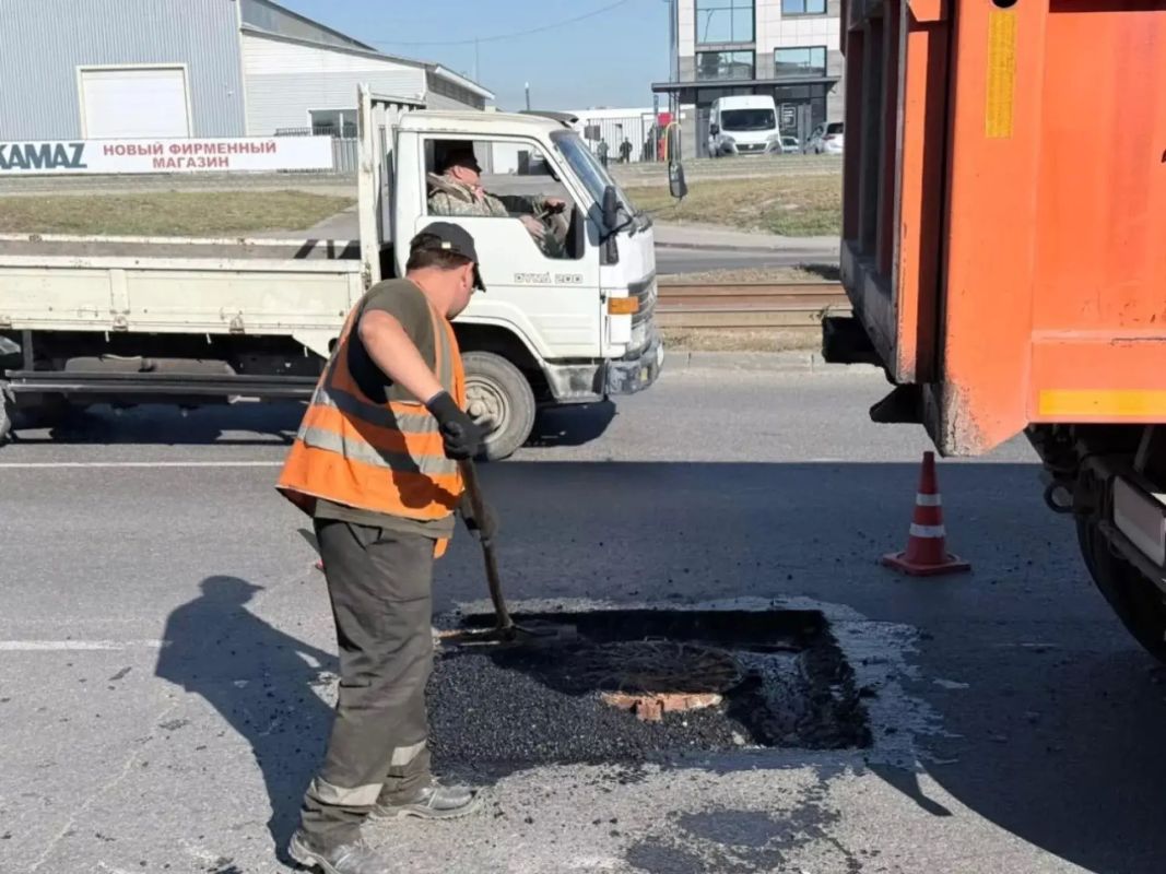 В Барнауле ремонтируют дороги на улицах Новосибирской и Папанинцев В Барнауле ремонтируют дороги на улицах Новосибирской и Папанинцев