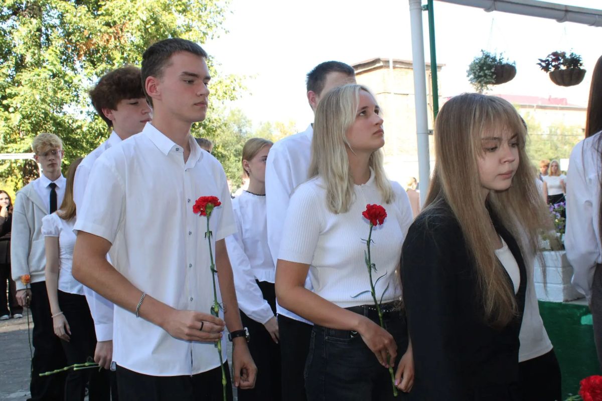 #ВечнаяпамятьГероям. В Рубцовске открыли мемориальную доску Виталию Кулумбаеву #ВечнаяпамятьГероям. В Рубцовске открыли мемориальную доску Виталию Кулумбаеву