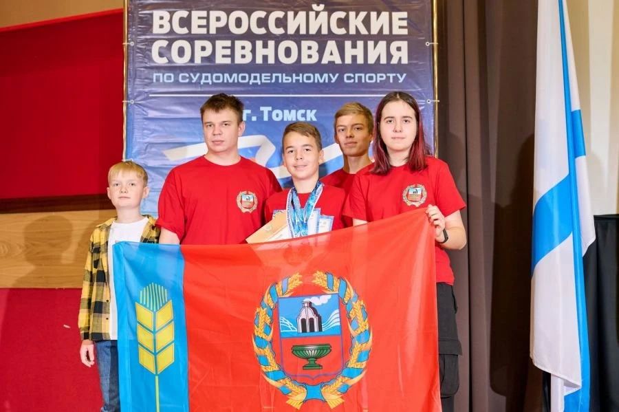 15-летний барнаулец строит корабли и стал мастером спорта России 15-летний барнаулец строит корабли и стал мастером спорта России