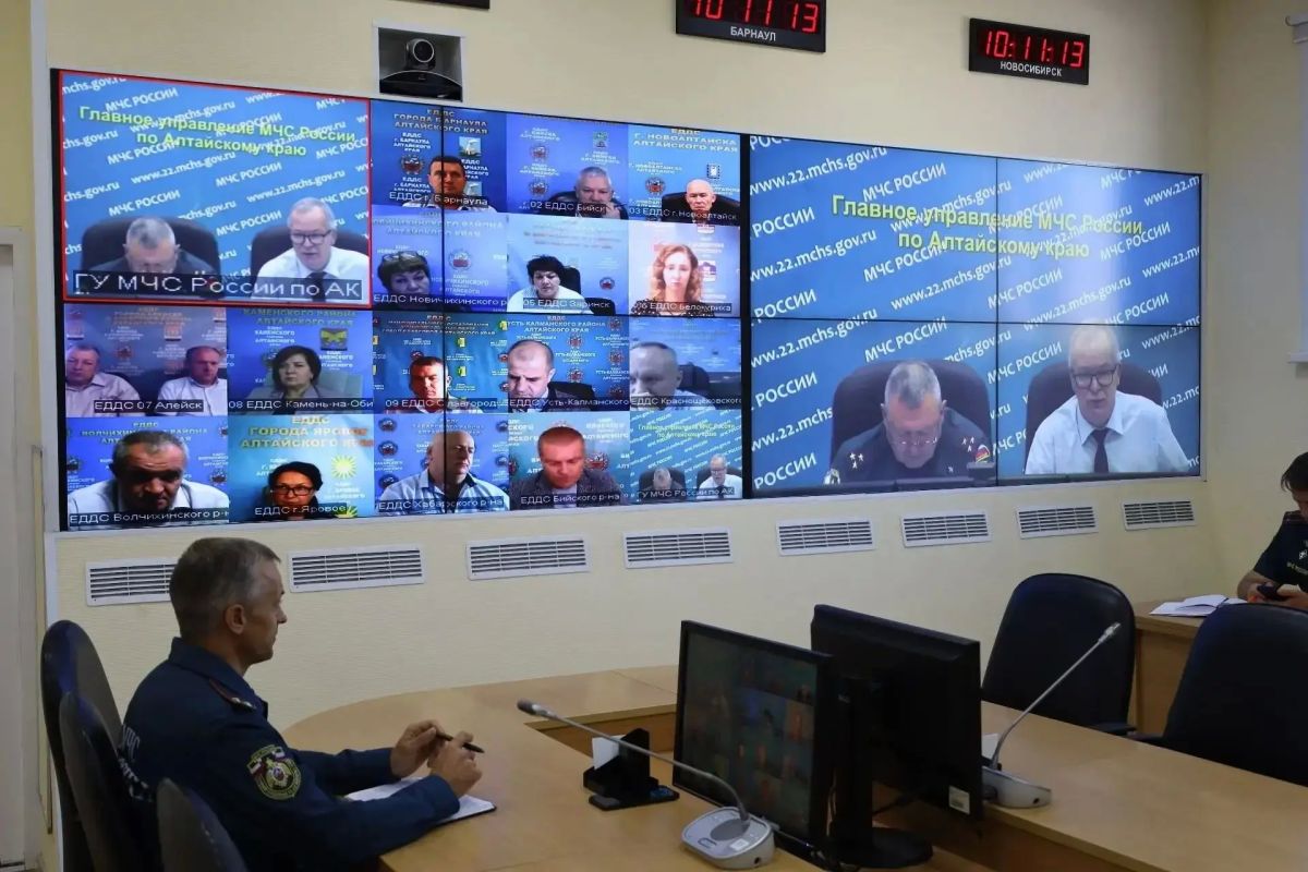 Зампред Правительства Алтайского края Игорь Степаненко принял участие в совещании по итогам работы регионального управления МЧС России в августе Зампред Правительства Алтайского края Игорь Степаненко принял участие в совещании по итогам работы регионального управления МЧС России в августе