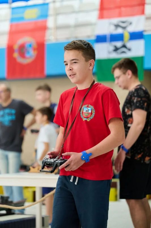 15-летний барнаулец строит корабли и стал мастером спорта России 15-летний барнаулец строит корабли и стал мастером спорта России