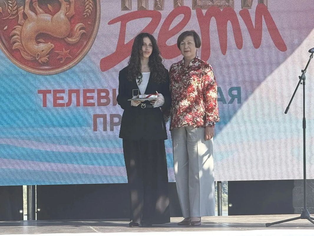 Барнаульская школьница стала самым юным сертифицированным визажистом страны Барнаульская школьница стала самым юным сертифицированным визажистом страны