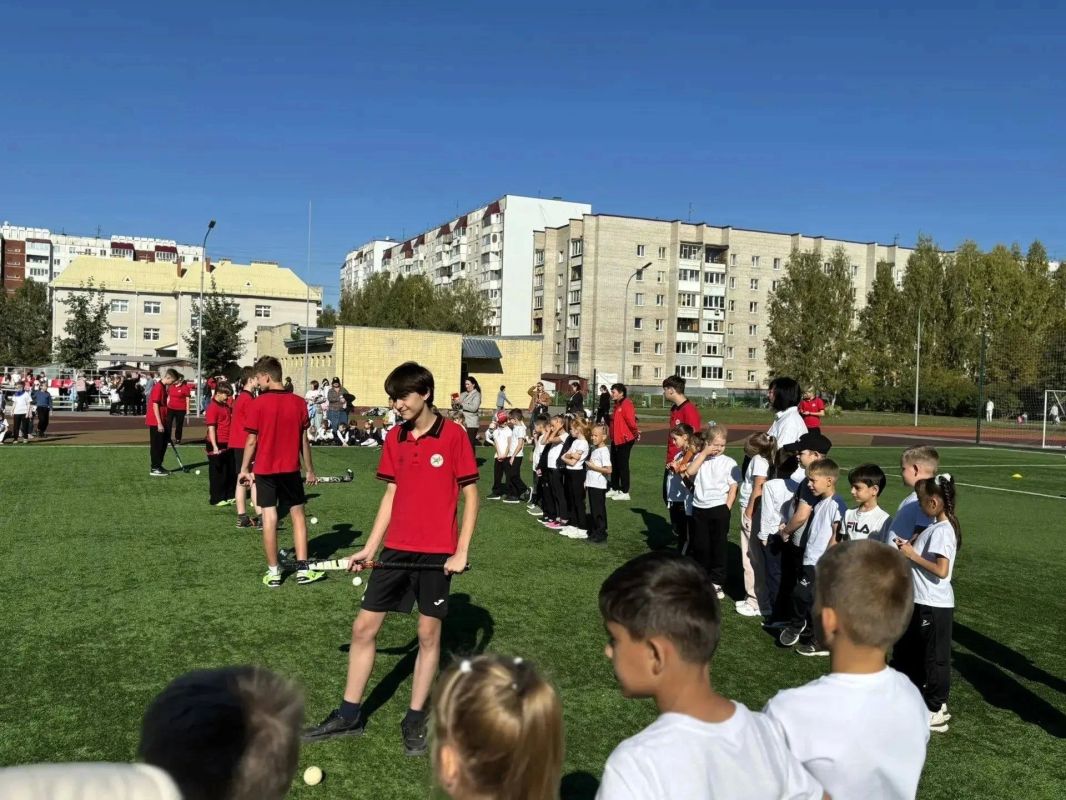 В Барнауле СШОР «Юность Алтая» провела фестиваль по хоккею на траве для первоклассников В Барнауле СШОР «Юность Алтая» провела фестиваль по хоккею на траве для первоклассников