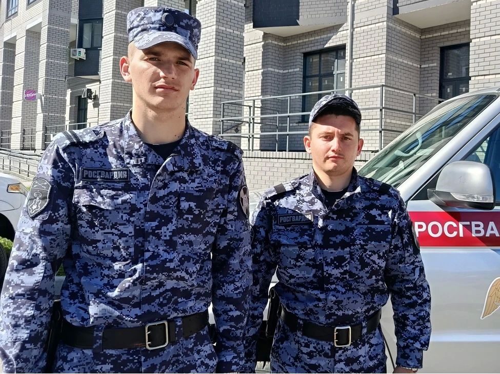 Бийске росгвардейцы спасли женщину на мосту, отговорив от необдуманного поступка