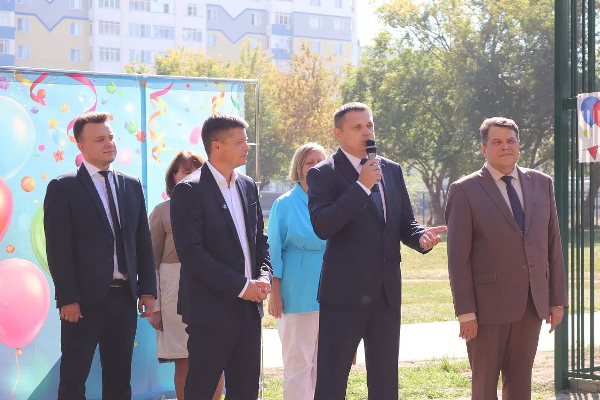 В барнаульской школе №126 открыли обновлённую спортивную площадку В барнаульской школе №126 открыли обновлённую спортивную площадку