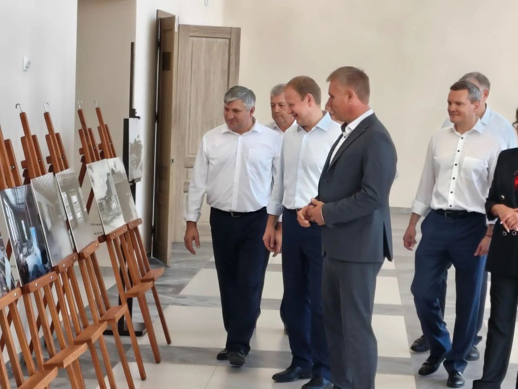 Губернатор Виктор Томенко оценил обновлённую кадетскую школу и поздравил Рубцовск с 134-летием Губернатор Виктор Томенко оценил обновлённую кадетскую школу и поздравил Рубцовск с 134-летием