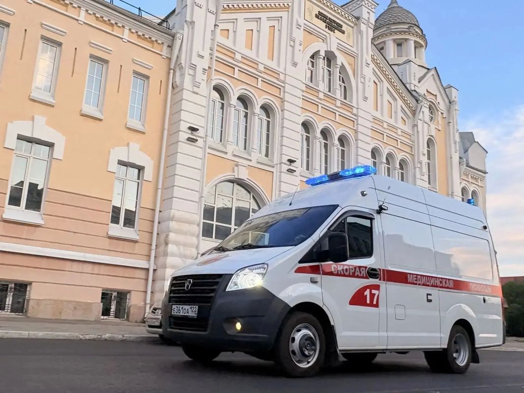 Губернатор Алтайского края Виктор Томенко поблагодарил за работу коллектив Станции скорой медицинской помощи города Бийска Губернатор Алтайского края Виктор Томенко поблагодарил за работу коллектив Станции скорой медицинской помощи города Бийска