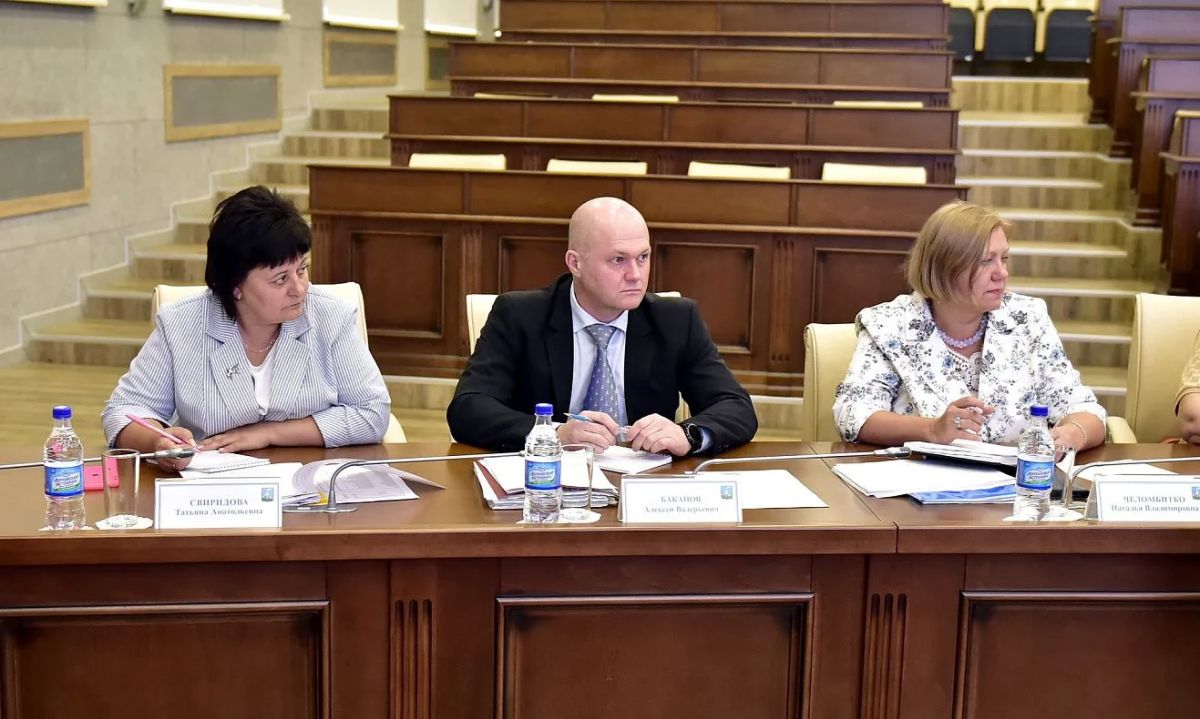 Вопросы обеспечения безопасности в дни проведения выборов депутатов Госдумы и АКЗС обсудили в администрации города Вопросы обеспечения безопасности в дни проведения выборов депутатов Госдумы и АКЗС обсудили в администрации города