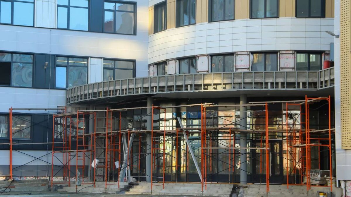 Барнаульская супершкола приобретает законченный вид Барнаульская супершкола приобретает законченный вид