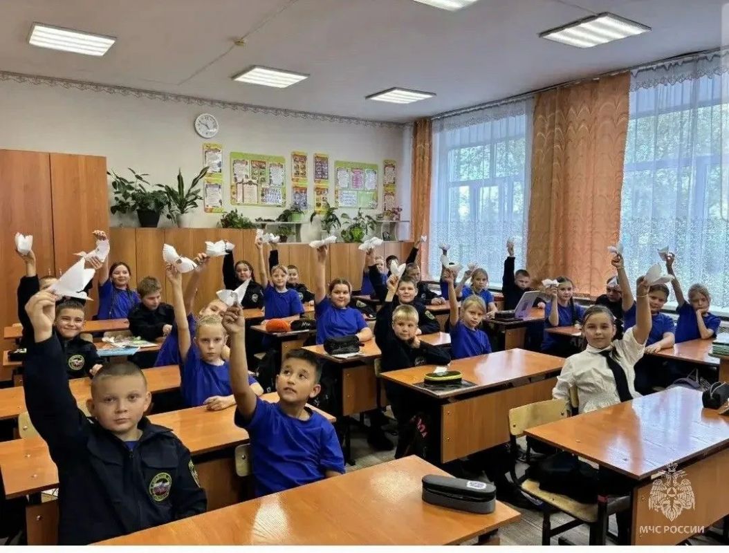 Кадеты МЧС России с полной силой вступили в новый учебный год! Кадеты МЧС России с полной силой вступили в новый учебный год!