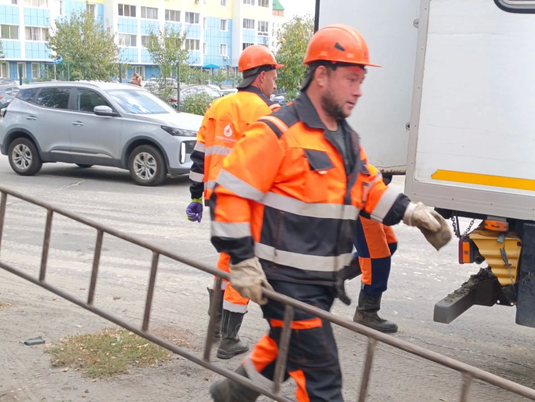 Устранение повреждения водопровода на Ядринцева: что сделано к этому часу Специалисты Росводоканал Барнаул в ночное время выполнили земляные работы и обнаружили повреждённый участок трубы. К настоящему времени изготовлены... Устранение повреждения водопровода на Ядринцева: что сделано к этому часу Специалисты Росводоканал Барнаул в ночное время выполнили земляные работы и обнаружили повреждённый участок трубы. К настоящему времени изготовлены...