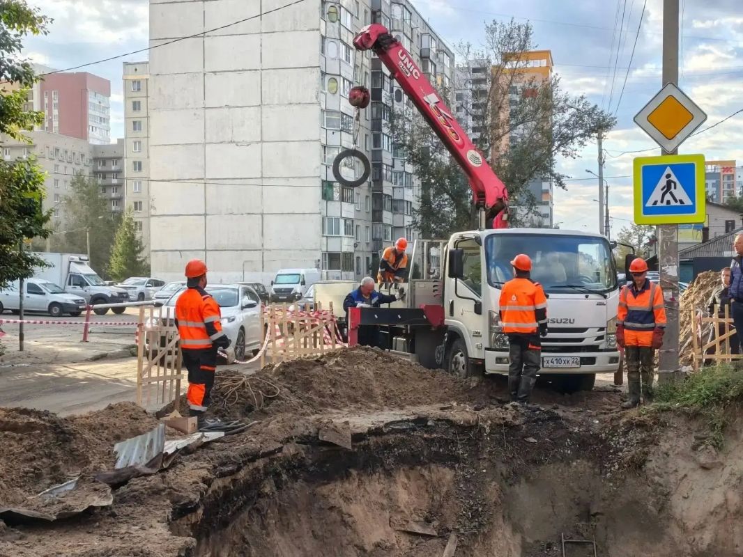 Часть жителей Барнаула всё ещё остаётся без воды из-за коммунальной аварии на Ядринцева