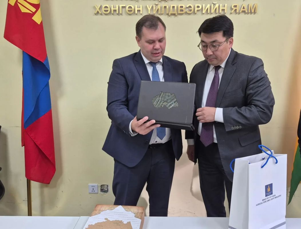 Алтайский край и Монголия договорились создать дорожную карту сотрудничества в АПК Алтайский край и Монголия договорились создать дорожную карту сотрудничества в АПК