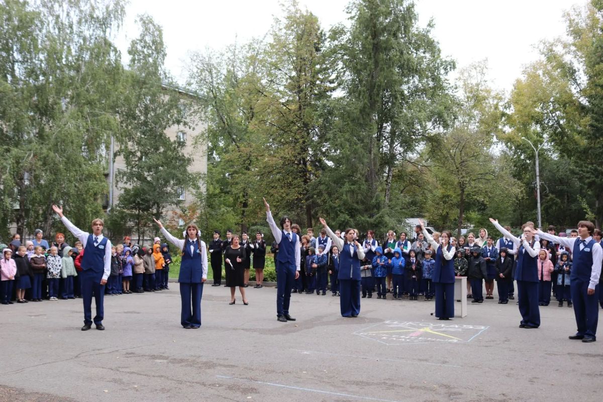 Барнаульских школьников приняли в ряды юных инженеров и аграриев Барнаульских школьников приняли в ряды юных инженеров и аграриев