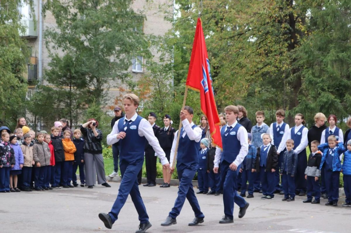В барнаульской школе №53 учеников посвятили в инженеры и аграрии В барнаульской школе №53 учеников посвятили в инженеры и аграрии