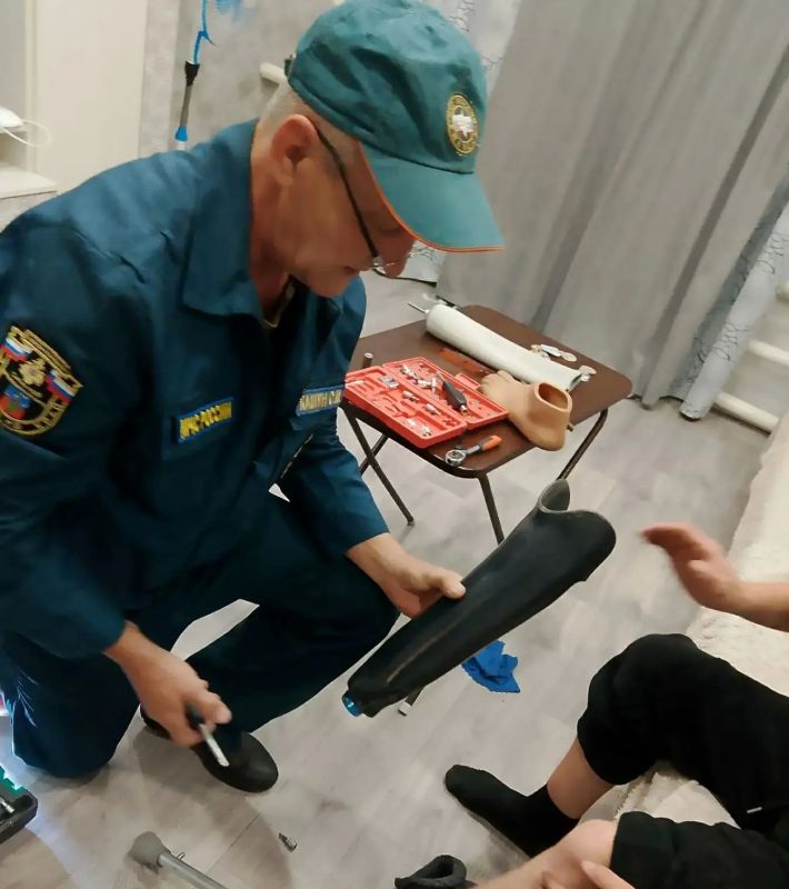 Житель Алтайского края вызвал спасателей, чтобы снять протез