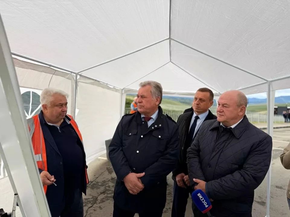 В Алтайском крае открыли движение на участке важной туристической трассы В Алтайском крае открыли движение на участке важной туристической трассы