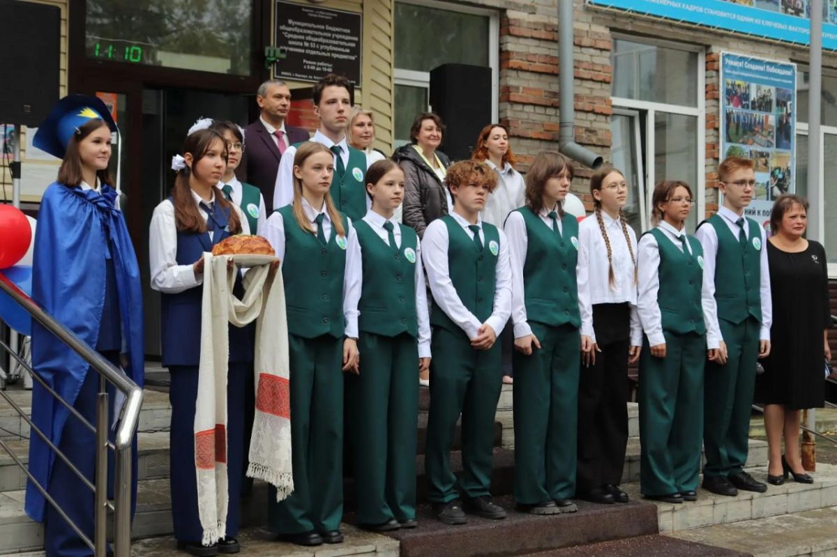 В барнаульской школе №53 учеников посвятили в инженеры и аграрии В барнаульской школе №53 учеников посвятили в инженеры и аграрии