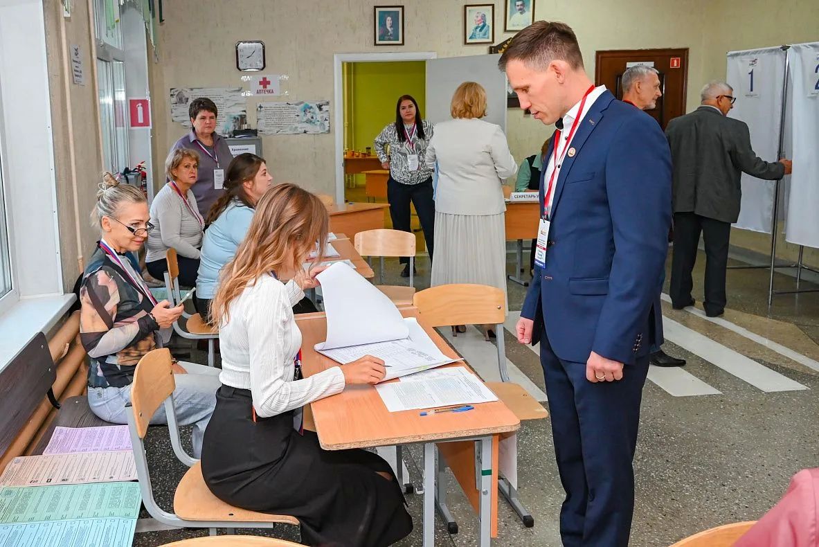 В рамках общественного контроля члены Общественной палаты города Барнаула проверили ход выборов на избирательных участках В рамках общественного контроля члены Общественной палаты города Барнаула проверили ход выборов на избирательных участках